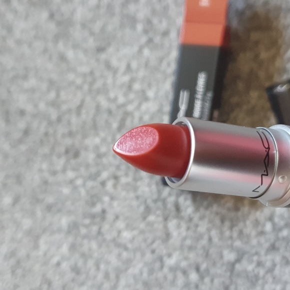 MAC Matte Lipstick in Chili (Full size) - Picture 4 of 6